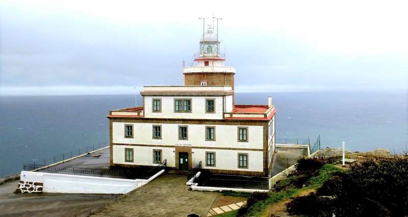 a picture of a lighthouse on the Camino