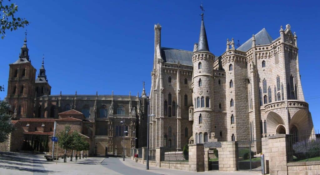 Astorga_Cathedral_Bishops
