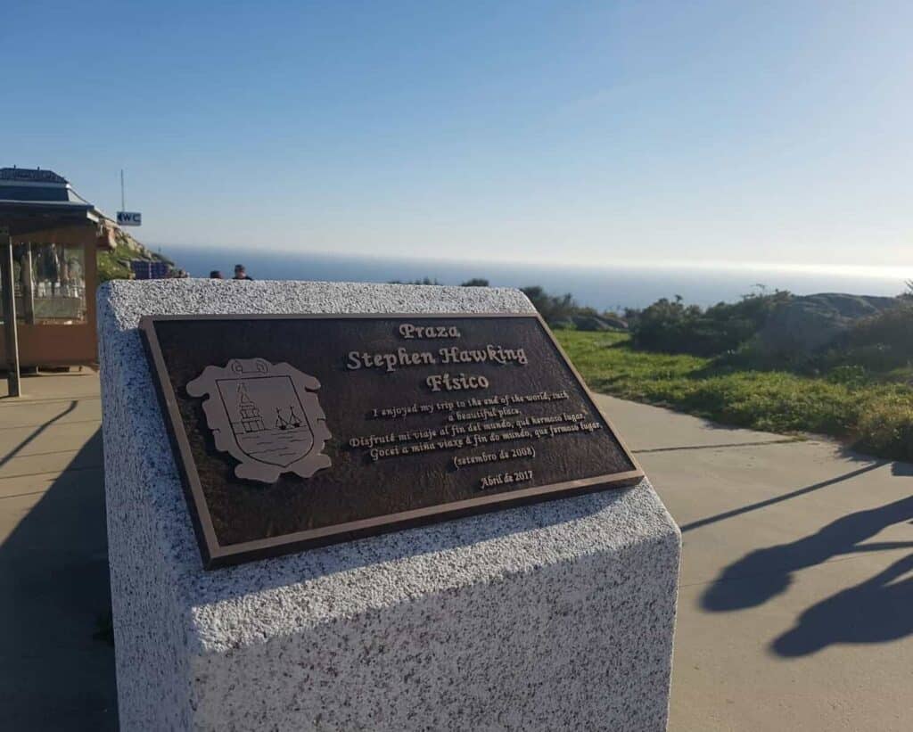 Plaza Stephen Hawking at the end of the world
