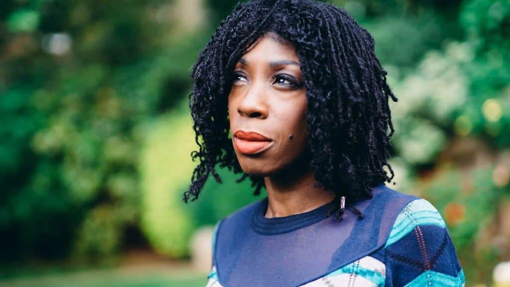 10 Celebrity Women Who Walked the Camino heather small