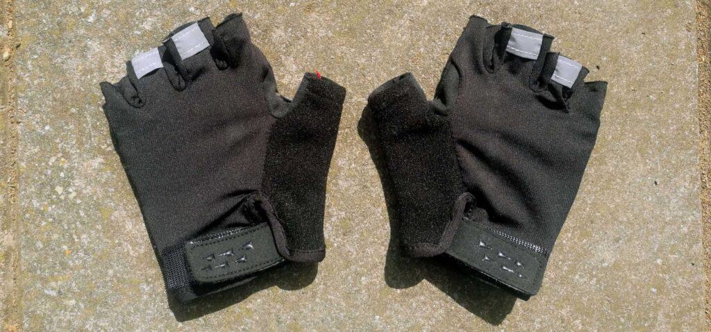 we recomend you pack gloves when cycling the camino