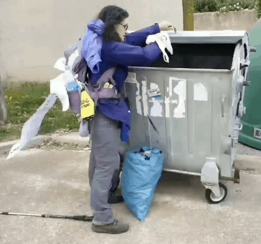 throwing away plastic and waste on the #plasticfreecamino