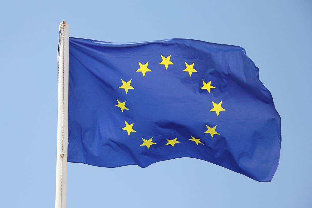 a picture of the EU flag