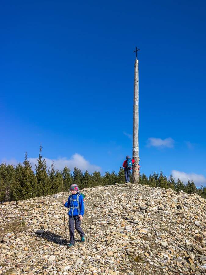 a picture of 2 pilgrims