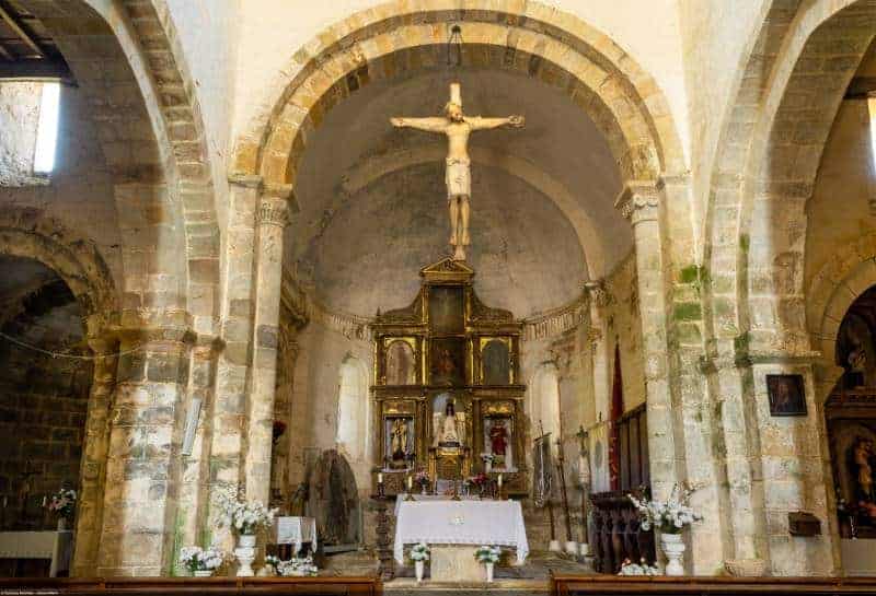 a picture of the inside of a church