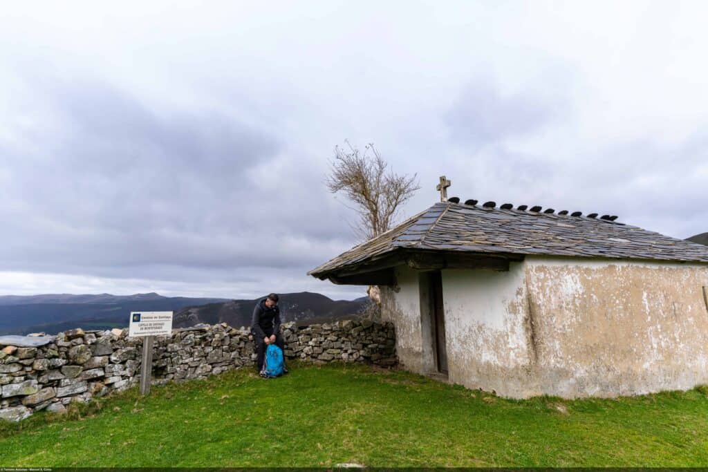 a picture of a religious building