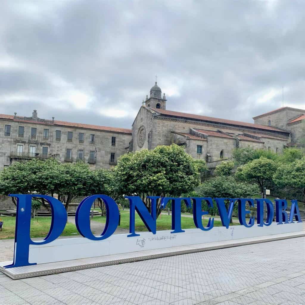 a picture of a sign pontevedra