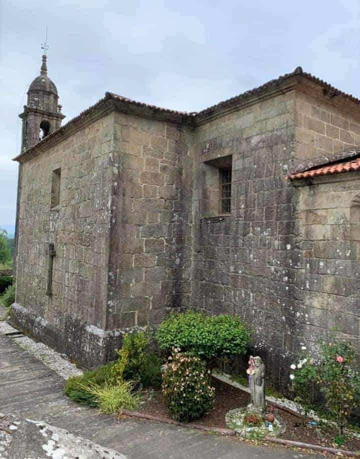 a picture of a religious building