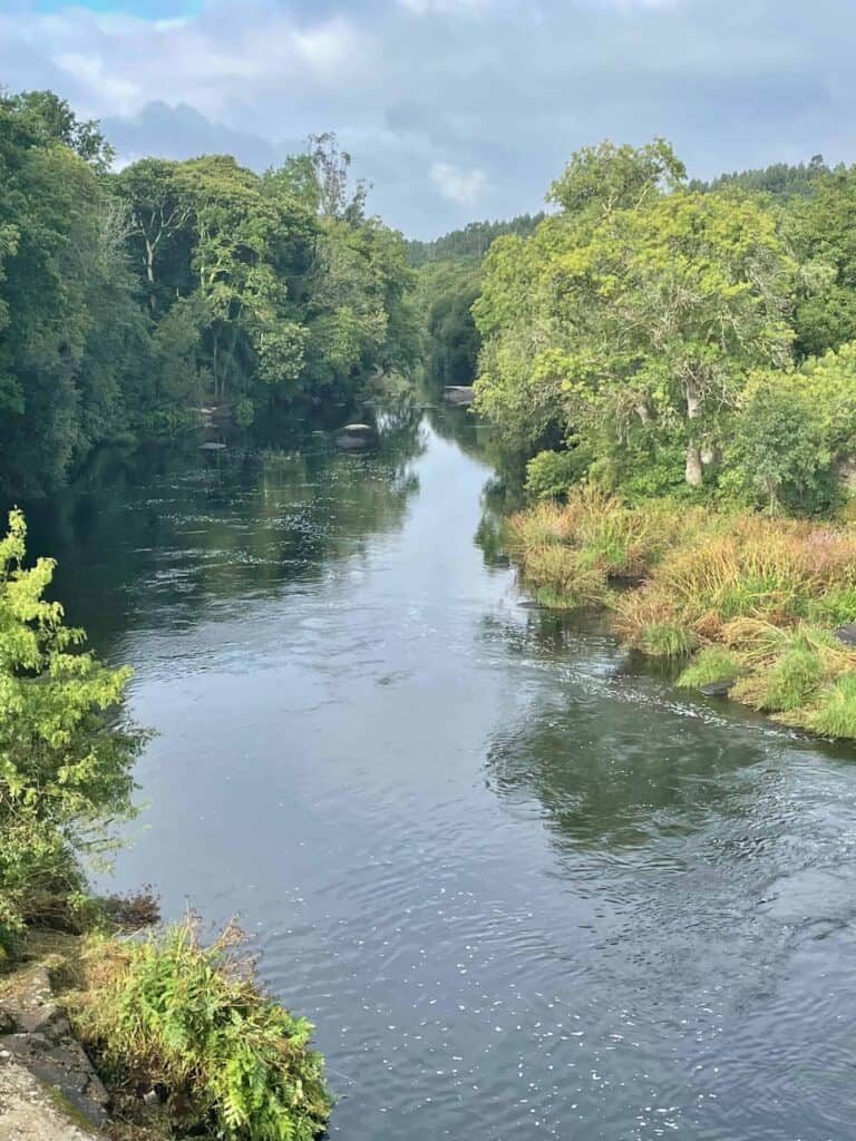 a picture of a river which leads through the valley