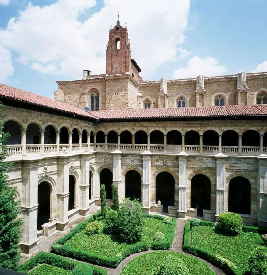 Parador de Leon Luxury hotel on the Camino