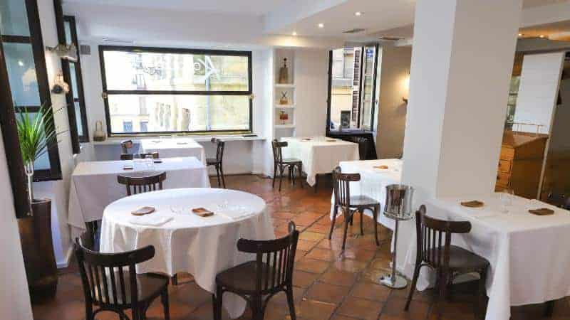 Michelin Star restaurant on the Camino Kokotxa restaurant room