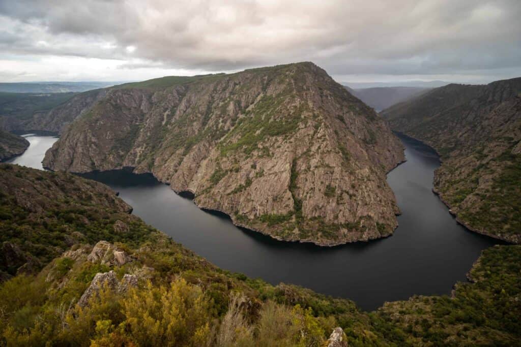 Camino walks Sil Canyon