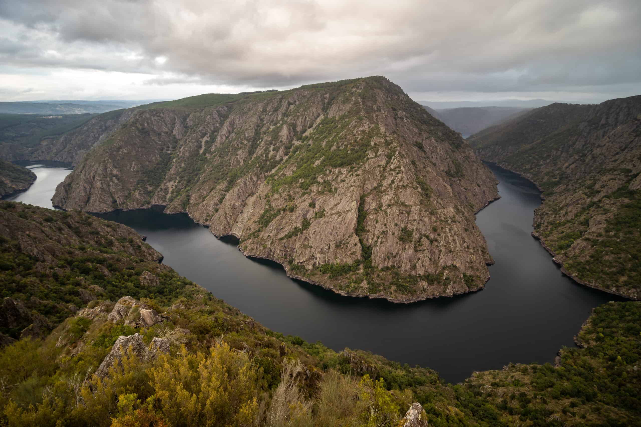 Camino walks Sil Canyon