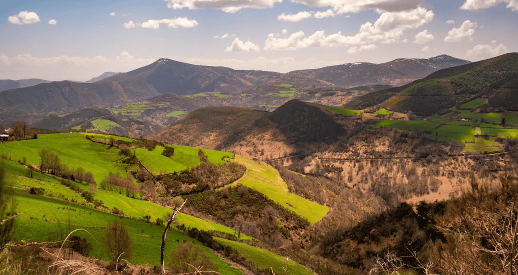 Camino Frances Pyranees mountain range