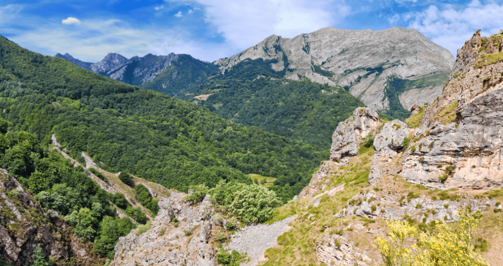 Leon Mountain range