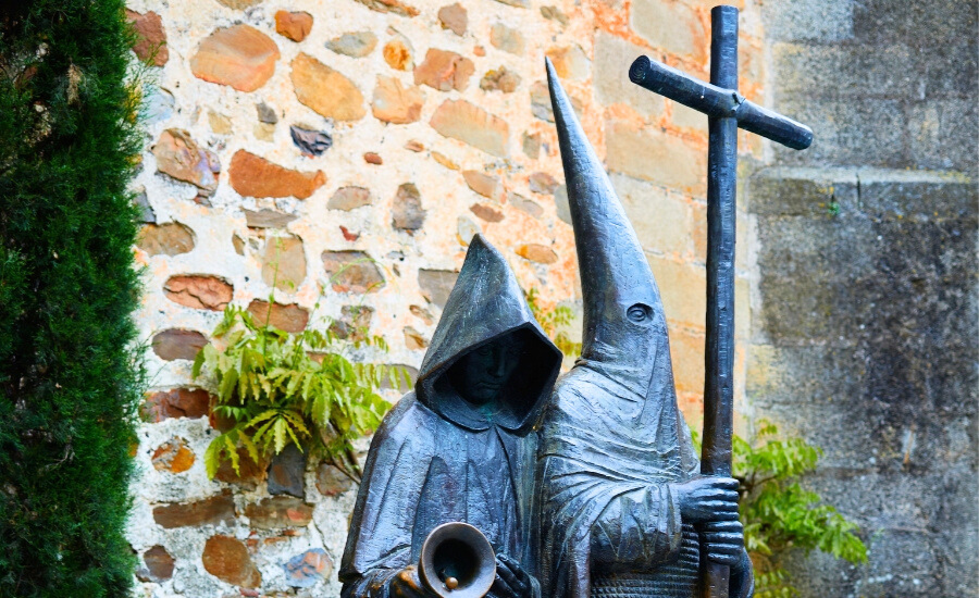 Caceres statue