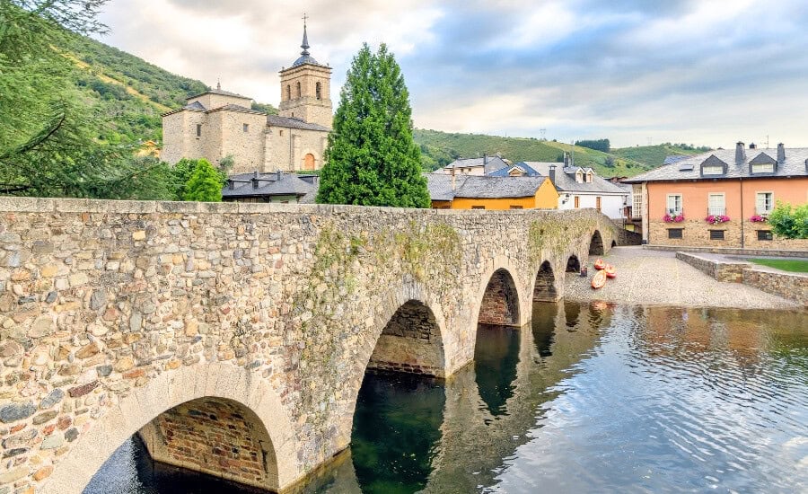 Molinaseca bridge