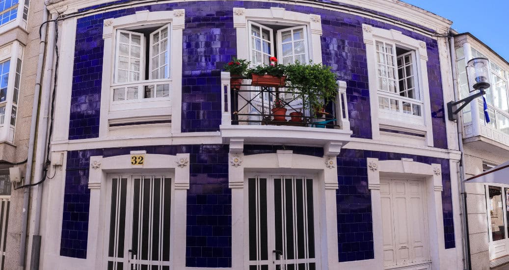 Purple House in Sarria