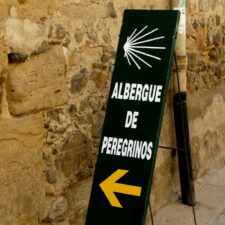 sign albergue