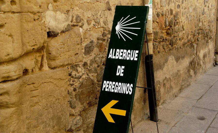 sign albergue