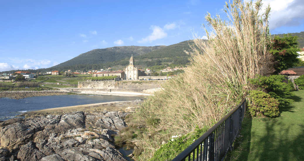 Beachside walkway on Camino portugues