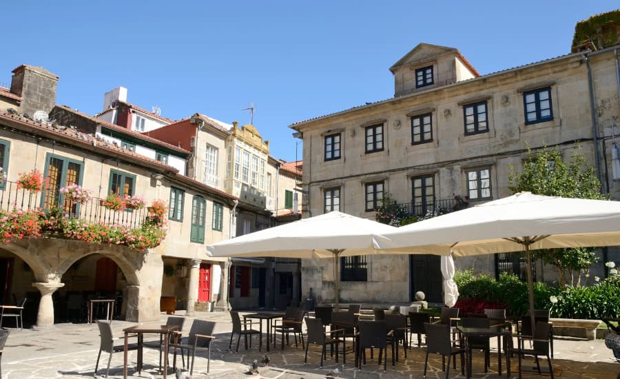 A square with a bar in Pontevedra
