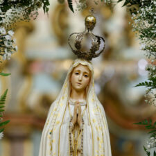 Statue of the image of Our Lady of Fatima