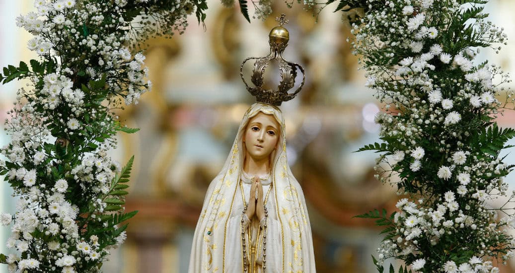 Statue of the image of Our Lady of Fatima