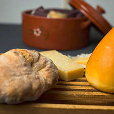 Cheeseboard of cheese from San Simón