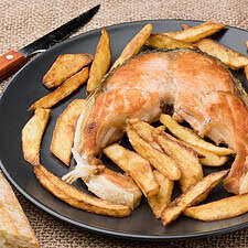 Asturian seafood dish, salmon and chips