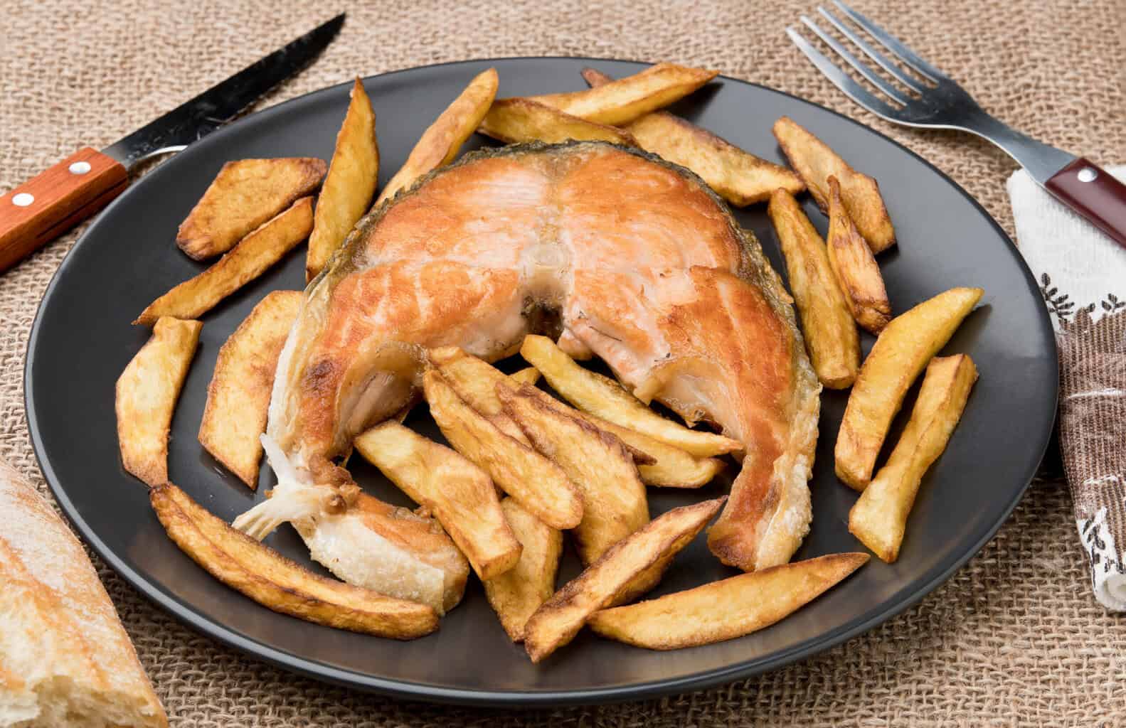 Asturian seafood dish, salmon and chips