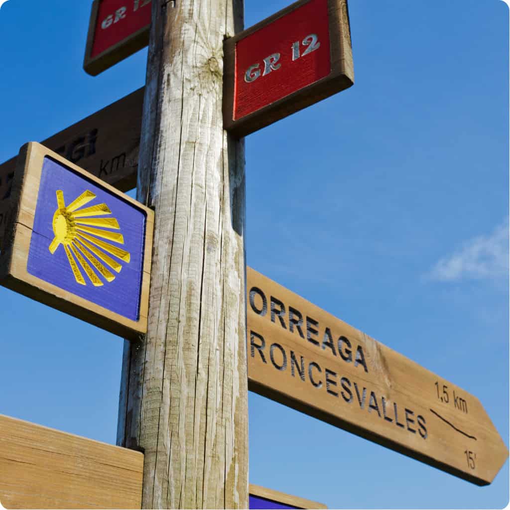 Camino signage with yellow scallop shell